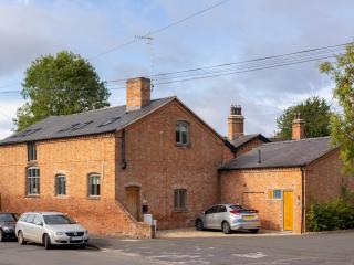 CV37 9HF The Tack Room Shottery · Charming 1Bed in Shottery with secure Parking Pass The Keys - Stratford-upon-Avon - 9