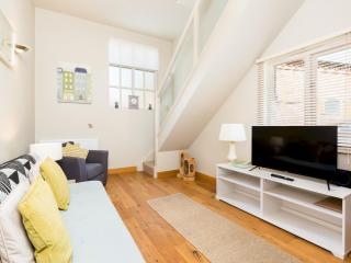 CV37 9HF The Tack Room Shottery · Charming 1Bed in Shottery with secure Parking Pass The Keys - 6