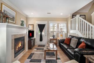 Family-Friendly 3BR Home in Grand Haven - 7