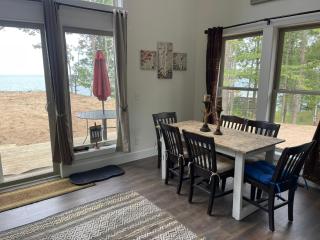 Beautiful Overlooking Shoreline 3BDR Chalet ➠18396 - 7