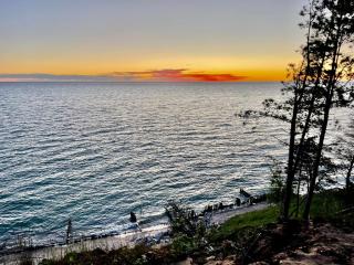 Beautiful Overlooking Shoreline 3BDR Chalet ➠18396 - Arcadia - 4