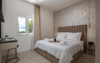 Awesome Home In Nin With House Sea View - 3