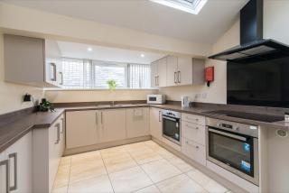 cheerful double en-suite room with free wifi - Derby - 2