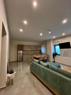 Eria's Luxury Suite - Galatás - 2