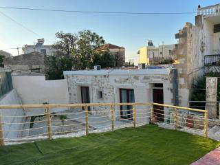 Eria's Luxury Suite - Galatás - 1