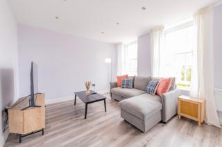 Modern Morris Mews - High Spec - 7 Guests - Abingdon - 7