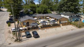 Adrians Suites - Wasaga Beach - 1