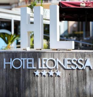 Hotel Leonessa - Volla - 9