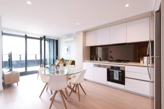 914D Lovely 2Bedrooms Abnb Apt city view near Yara river with Free Parking - 6