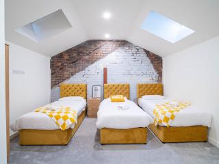 Perfect Leisure and Corporate 2-Bedroom Apartment in Bradford Town Centre - 1