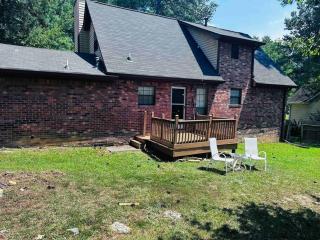 Peaceful Bungalow Getaway 10min Airport & Downtown - Riverdale - 2