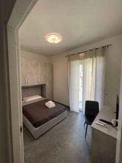 Leos Rooms - 5