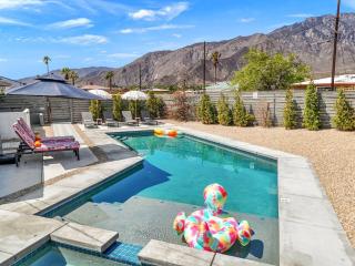 Whimsical Oasis Retreat by Rather Be Properties - Palm Springs - 8
