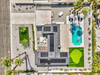 Ultimate Outdoor Oasis by Rather Be Properties - Palm Springs - 4