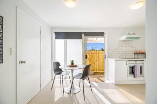 Riches Stay and Sleep Unit with Wi-Fi and Parking - Auckland - 9