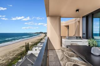 Panoramic Penthouse Views - 1