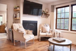Ruidosos Midtown Retreat Cozy Cabin with AC - Ruidoso - 5
