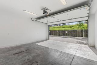 Stunning Home with Garage and Patio Walk to Restaurants 12 South and Belmont - Nashville - 5