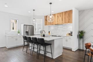 Walk to 12 South and Belmont with Garage FirePit and Patio - Nashville - 4
