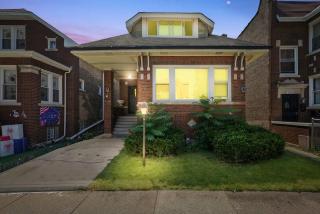 Gorgeous 5 BR Gem with Games - Chicago - 7