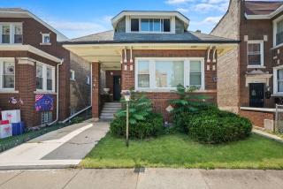 Gorgeous 5 BR Gem with Games - Chicago - 5