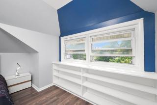 Gorgeous 5 BR Gem with Games - Chicago - 5