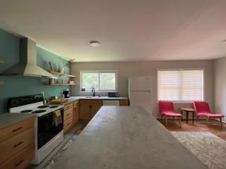 4 Bedroom Furnished Private Home Near UGA Downtown Athens - Athens - 3