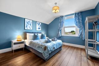 5-BR Spacious & Stylish Luxury Manor with Games Room, Private Parking, Central Gloucester, Cotswold Retreat Sleeps up to 12 - WORK CONTRACTORS SPECIAL OFFER! - by Blue Puffin Stays - - 8
