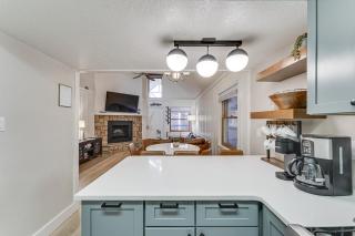 Centrally Located Angel Fire Condo about half Mi Resort - Angel Fire - 3