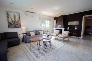 2 Private Abodes in One Magnificent Villa! - Maçanet de la Selva - 2