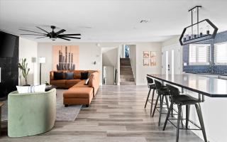 Sportscourt Hot Tub & Pool Game Room Cornhole BBQ - Glendale - 8