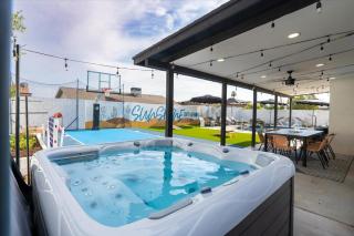 Sportscourt Hot Tub & Pool Game Room Cornhole BBQ - Glendale - 8