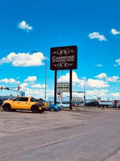 Camrose Le Chateau Hotel - Camrose - 7