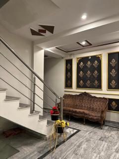 The Luxury Girls Hostel- LDA Avenue - 6