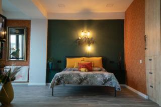 Steampunk style apartment with city view - Tbilisi - 9