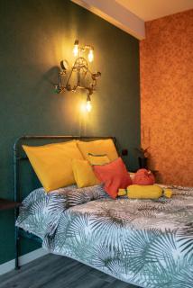 Steampunk style apartment with city view - Tbilisi - 7