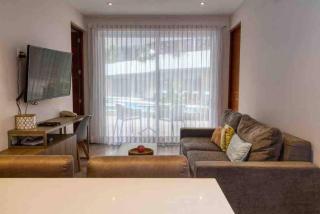 Swim-up 1-bedroom apartment - 7
