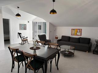 Quince Luxury Apartment - Ðenovići - 3
