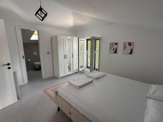 Quince Luxury Apartment - Ðenovići - 1