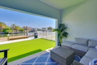 Chic Hudson Townhome Walk to the Beach! - Hudson - 0