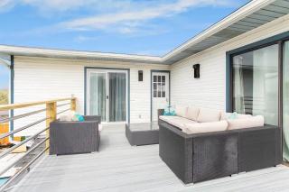 Cozy Beach Bungalow with a Heated Pool - 8