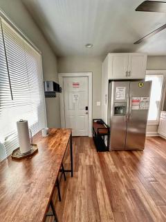 Modern Luxe 3BR 1BA with Bar 9 - 4