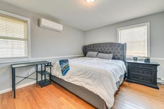 Pet-Friendly Valley Stream Duplex - 1 Mi to Mall! - 1