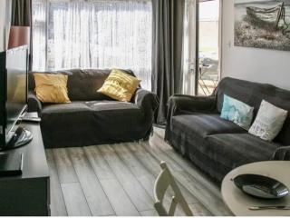 Norfolk Nest 2 bedroom chalet new media wall - 6