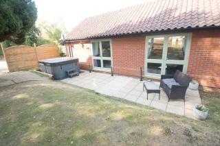 The Foxes Den - Assington - 8