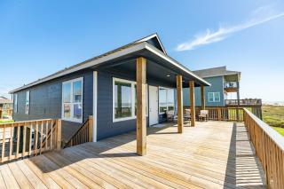 Beachfront Steps to the Sand - 7