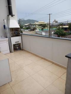 Casa 200m da praia, 8 pessoas, piso superior - Bombinhas - 1