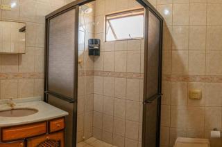 Casa 100m da praia, 10 pessoas, 3 quartos ,, - 1