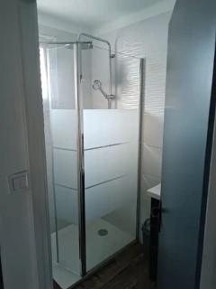 T3 résidence fermée avec parking - 9