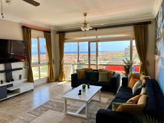 La Vista Bay 260m Luxury 2-level Penthouse l Sea & Pool View - 3